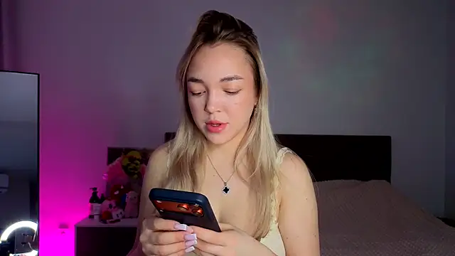 ChrissBerry online show from 03/19/26, 04:12