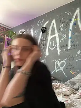 EmmaLyrica online show from 04/20/26, 11:57