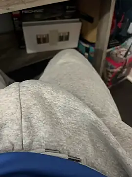 Snapshot of elpapigrande12 chatting on 02/17/26, 03:37 elpapigrande12 online show from 02/17/26, 03:37