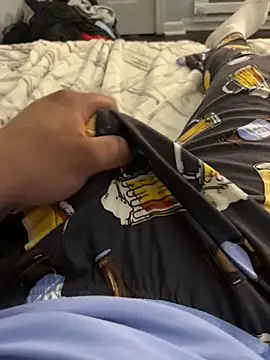 Snapshot of elpapigrande12 chatting on 02/14/26, 03:29 elpapigrande12 online show from 02/14/26, 03:29