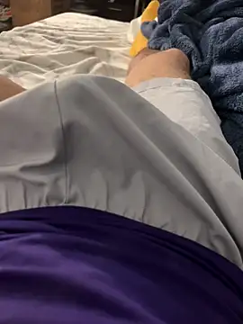 Snapshot of elpapigrande12 chatting on 02/25/26, 02:12 elpapigrande12 online show from 02/25/26, 02:12