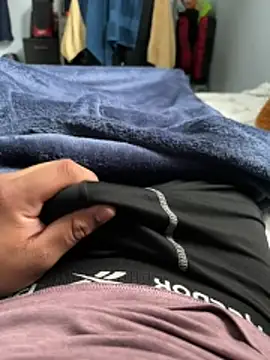 Snapshot of elpapigrande12 chatting on 02/23/26, 02:17 elpapigrande12 online show from 02/23/26, 02:17