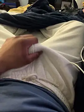 Snapshot of elpapigrande12 chatting on 02/11/26, 04:23 elpapigrande12 online show from 02/11/26, 04:23