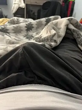 Snapshot of elpapigrande12 chatting on 02/04/26, 04:51 elpapigrande12 online show from 02/04/26, 04:51