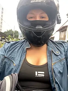 Scarlet auraa online show from 01/12/26, 07:09