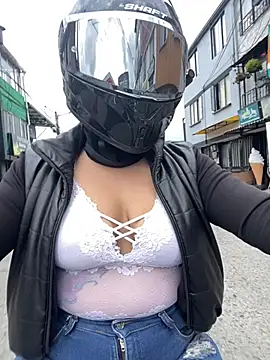 Scarlet auraa online show from 02/05/26, 07:32