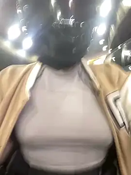 Scarlet auraa online show from 02/25/26, 08:30