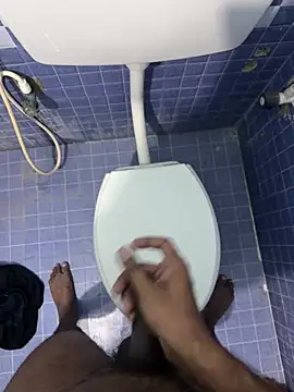 KneelForAlpha online show from 04/05/26, 12:39