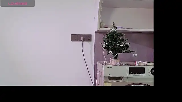 Snapshot of mo-mo-69 chatting on 04/14/26, 08:52 mo-mo-69 online show from 04/14/26, 08:52