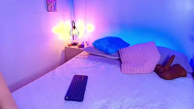 kitty whitte online show from 02/07/26, 06:16