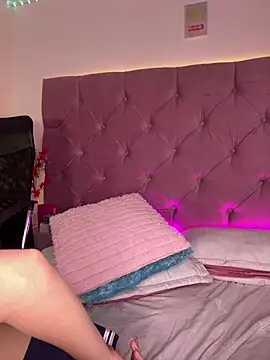 kitty whitte online show from 01/15/26, 08:23