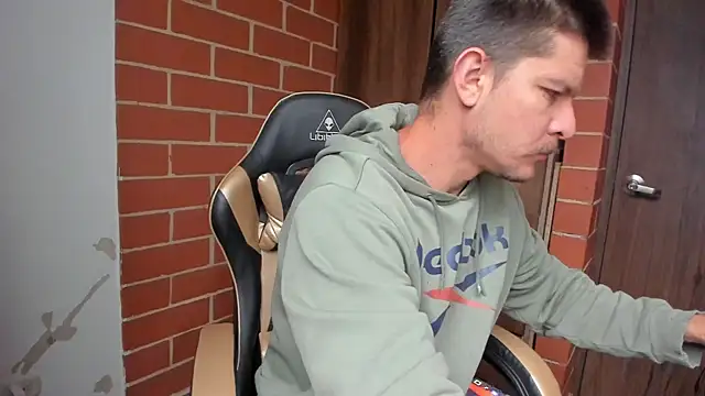 Snapshot of sexcolombia20 chatting on 04/08/26, 11:22 sexcolombia20 online show from 04/08/26, 11:22