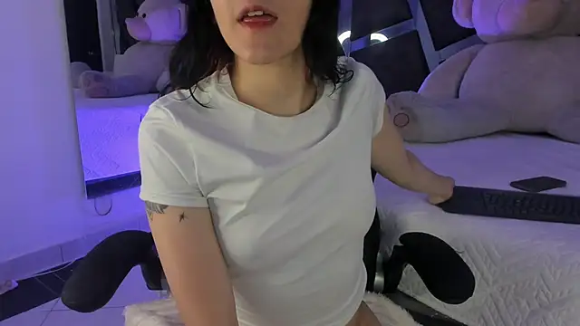 ElaRabbit online show from 04/26/26, 08:06