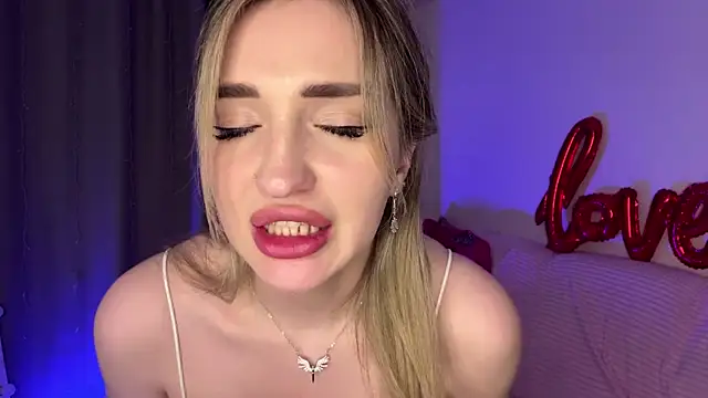 Snapshot of _ViviV_ chatting on 04/05/26, 10:16 ViviV online show from 04/05/26, 10:16