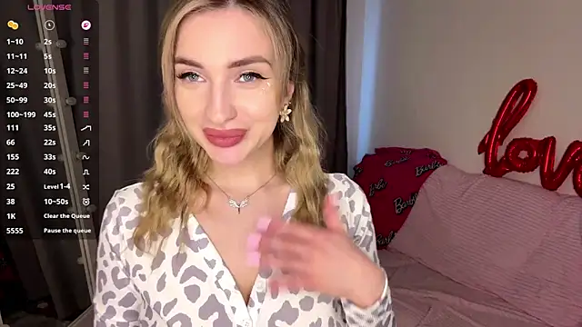 Snapshot of _ViviV_ chatting on 04/09/26, 09:04 ViviV online show from 04/09/26, 09:04