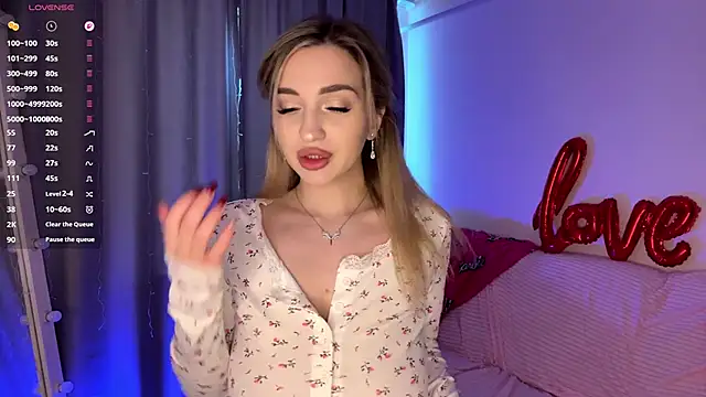 Snapshot of _ViviV_ chatting on 03/23/26, 08:03 ViviV online show from 03/23/26, 08:03