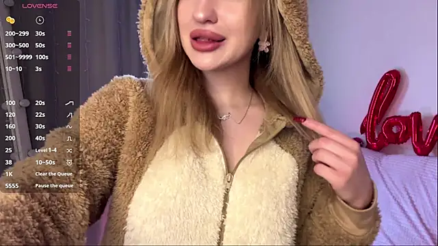 Snapshot of _ViviV_ chatting on 04/03/26, 09:38 ViviV online show from 04/03/26, 09:38