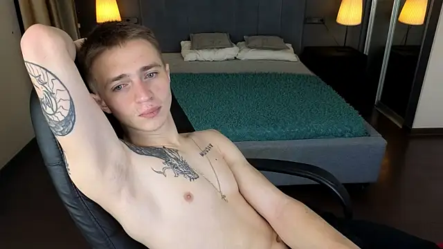 Snapshot of LEO__MILLER chatting on 01/10/26, 04:24 LEO MILLER online show from 01/10/26, 04:24