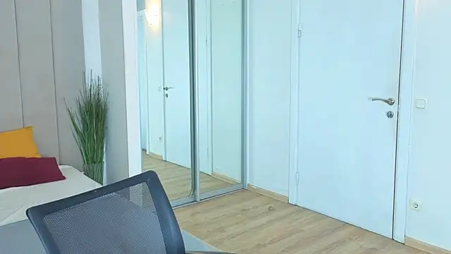 Snapshot of LEO__MILLER chatting on 01/09/26, 04:19 LEO MILLER online show from 01/09/26, 04:19