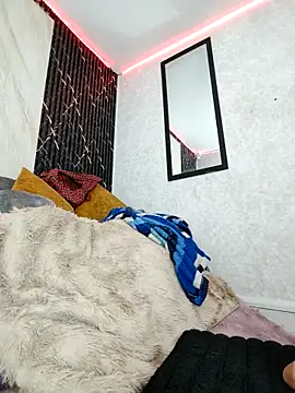 Isis Hot   online show from 02/28/26, 12:05