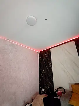 Isis Hot   online show from 02/22/26, 12:13