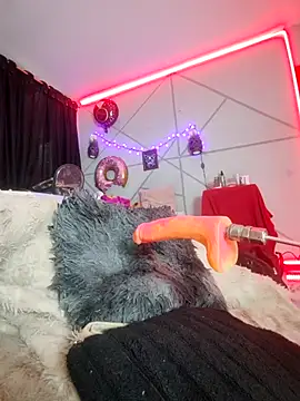 Isis Hot   online show from 03/21/26, 12:42