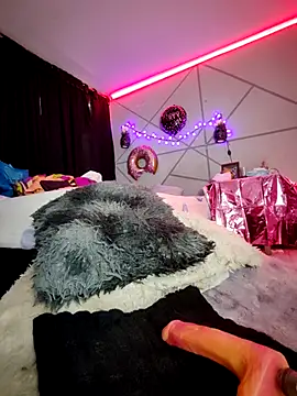 Isis Hot   online show from 03/26/26, 11:41