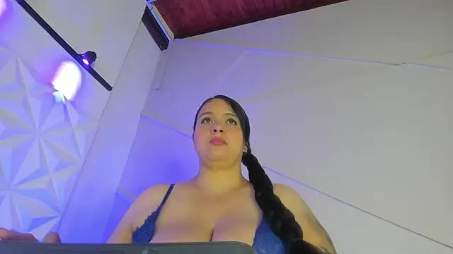 Snapshot of GabiSaenz_ chatting on 07/15/26, 11:06 GabiSaenz online show from 07/15/26, 11:06