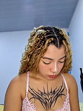 Ashnikko   online show from 02/10/26, 04:22