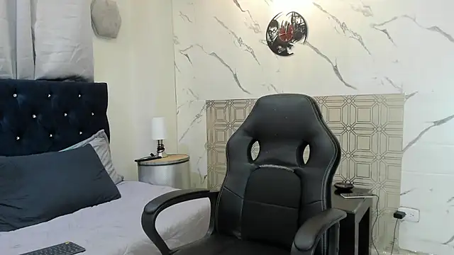 asher lux online show from 04/07/26, 07:59