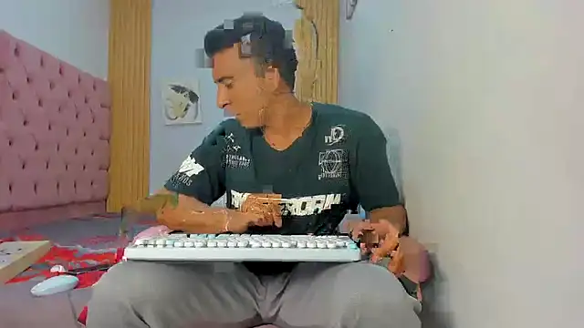 Snapshot of axelsavage042 chatting on 01/07/26, 08:25 axelsavage042 online show from 01/07/26, 08:25