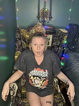 Snapshot of Autumn_paige chatting on 02/06/26, 02:40 Autumn paige online show from 02/06/26, 02:40