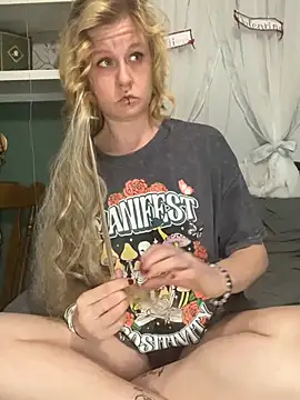 Snapshot of Autumn_paige chatting on 02/16/26, 11:57 Autumn paige online show from 02/16/26, 11:57