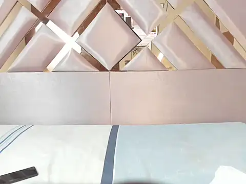 MiaKleinX online show from 03/18/26, 08:21