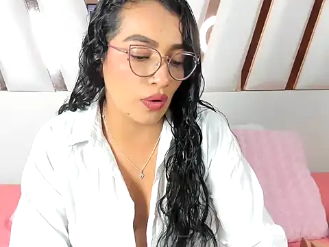 MiaKleinX online show from 05/15/26, 11:36