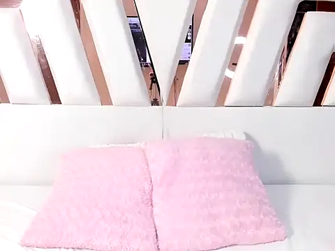Snapshot of MiaKleinX chatting on 06/28/26, 10:16 MiaKleinX online show from 06/28/26, 10:16