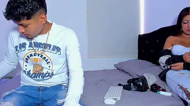 Snapshot of Bela_and_Dominicck chatting on 01/15/26, 08:23 Bela and Dominicck online show from 01/15/26, 08:23