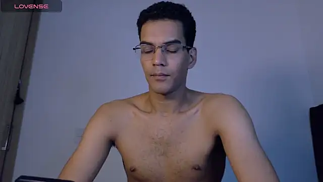 Pikashu7u7 online show from 02/08/26, 02:53