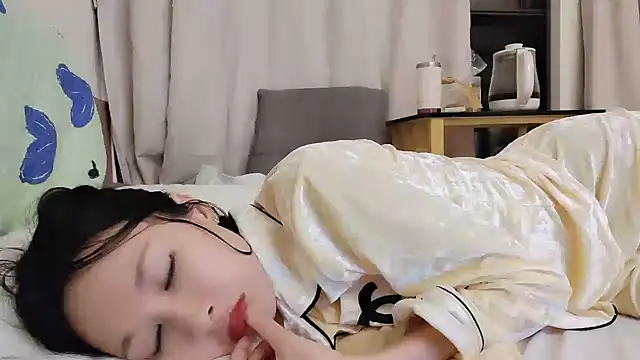 Ttaotao16877 online show from 04/04/26, 05:08