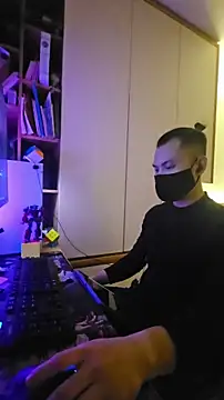 Snapshot of OnlyHand9x chatting on 02/02/26, 03:33 OnlyHand9x online show from 02/02/26, 03:33