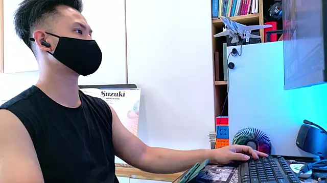 Snapshot of OnlyHand9x chatting on 07/16/26, 04:31 OnlyHand9x online show from 07/16/26, 04:31
