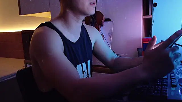 Snapshot of OnlyHand9x chatting on 07/15/26, 04:25 OnlyHand9x online show from 07/15/26, 04:25