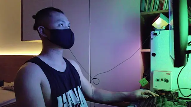 OnlyHand9x online show from 04/19/26, 03:46
