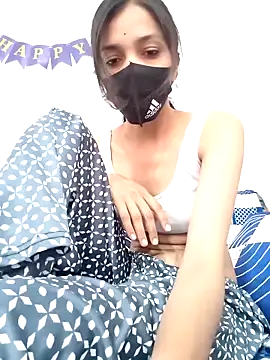 Snapshot of Honey_lily-93 chatting on 02/06/26, 07:48 Honey lily-93 online show from 02/06/26, 07:48