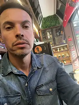 Snapshot of Naldopaugrand chatting on 02/05/26, 08:26 Naldopaugrand online show from 02/05/26, 08:26