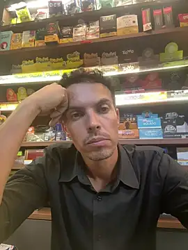 Snapshot of Naldopaugrand chatting on 02/02/26, 11:37 Naldopaugrand online show from 02/02/26, 11:37