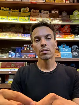 Snapshot of Naldopaugrand chatting on 02/14/26, 09:48 Naldopaugrand online show from 02/14/26, 09:48