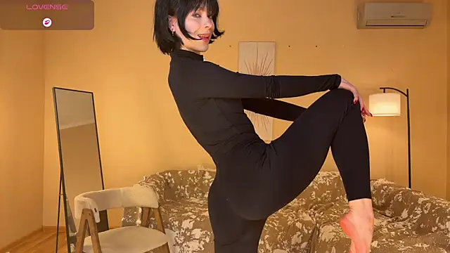 E1ara online show from 04/05/26, 11:28