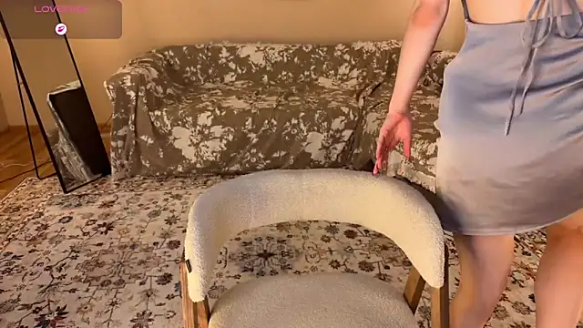 E1ara online show from 04/13/26, 10:19