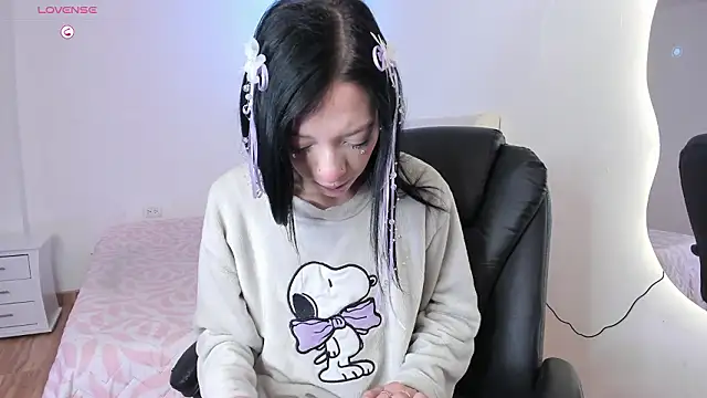 Snapshot of Diamond__cherry69 chatting on 02/24/26, 01:56 Diamond cherry69 online show from 02/24/26, 01:56